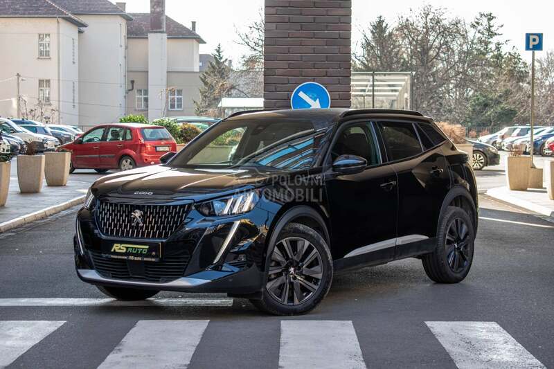 Peugeot 2008 GT LINE PANO