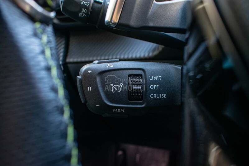 Peugeot 2008 GT LINE PANO