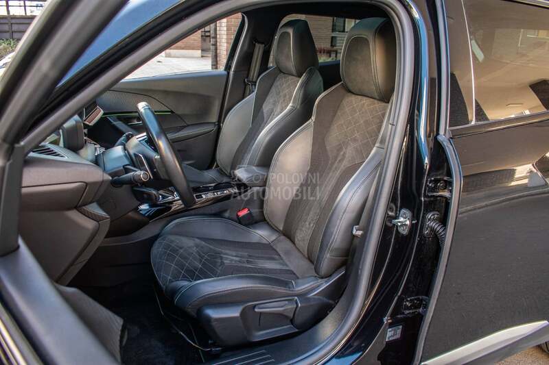 Peugeot 2008 GT LINE PANO