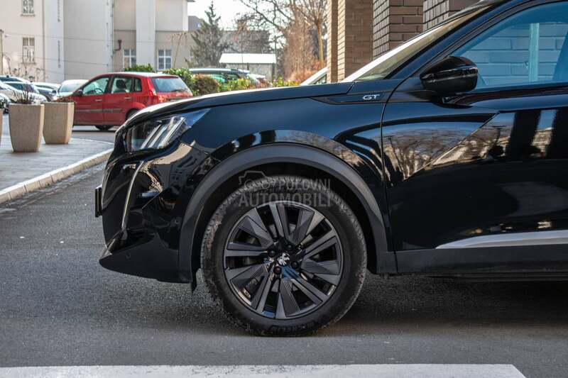 Peugeot 2008 GT LINE PANO