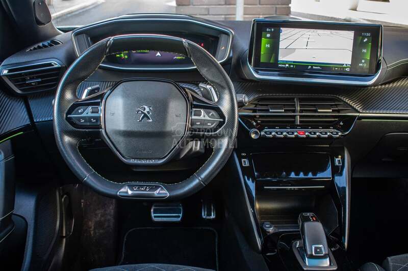 Peugeot 2008 GT LINE PANO