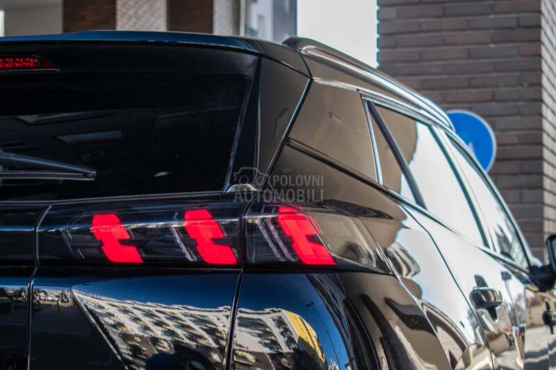 Peugeot 2008 GT LINE PANO