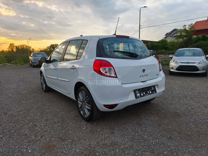 Renault Clio 1.2 NIGHT DAY