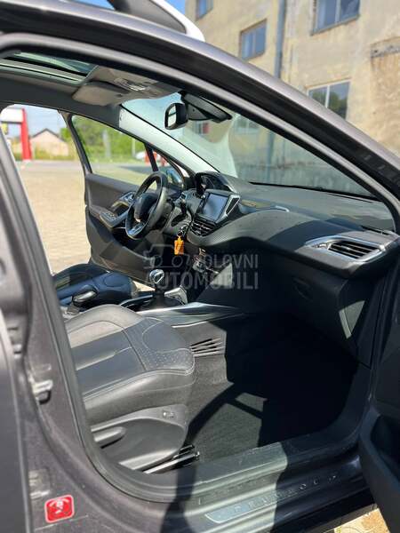 Peugeot 2008 1.6HDI FELINE TITANE