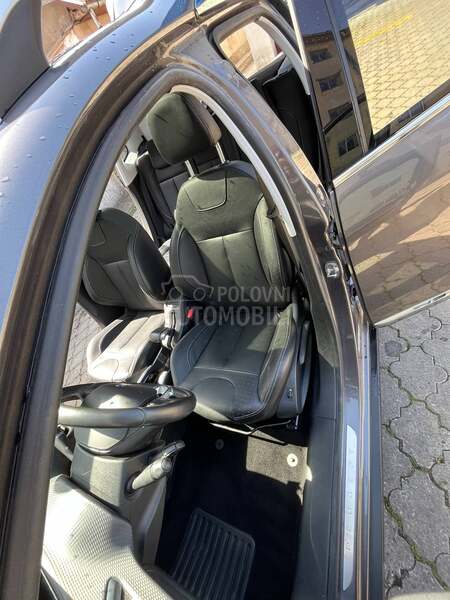 Peugeot 2008 1.6HDI FELINE TITANE
