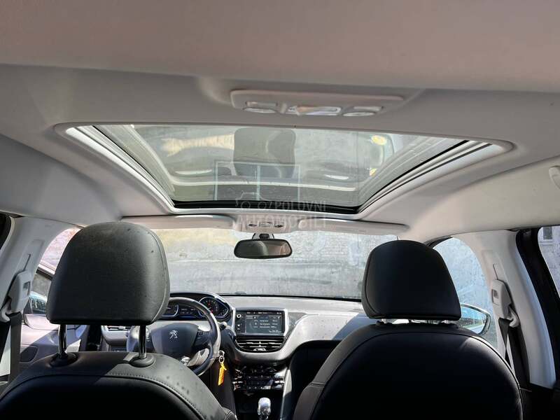 Peugeot 2008 1.6HDI FELINE TITANE