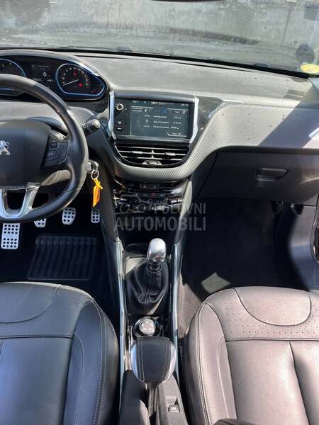 Peugeot 2008 1.6HDI FELINE TITANE