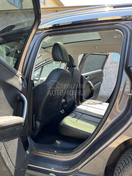 Peugeot 2008 1.6HDI FELINE TITANE