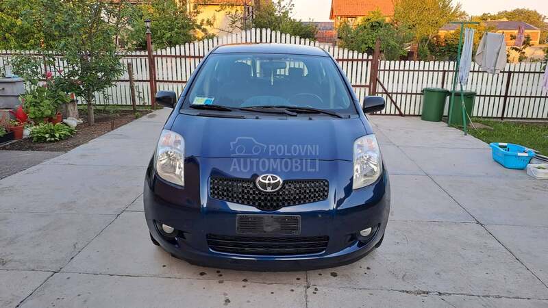 Toyota Yaris 1,0 b