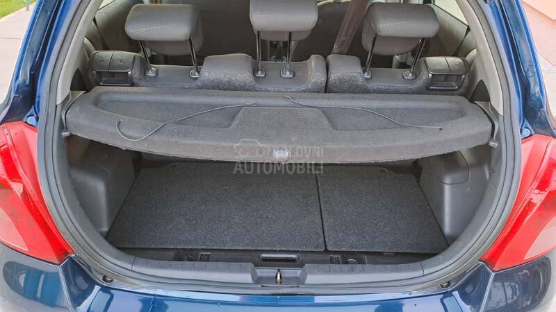 Toyota Yaris 1,0 b