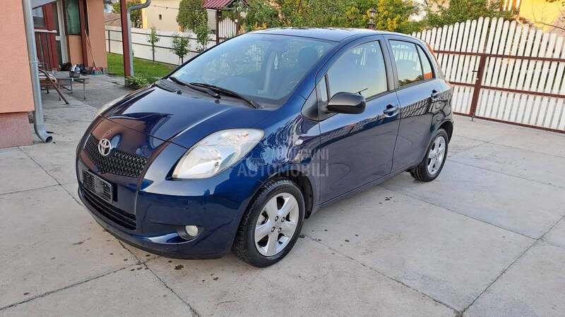Toyota Yaris 1,0 b