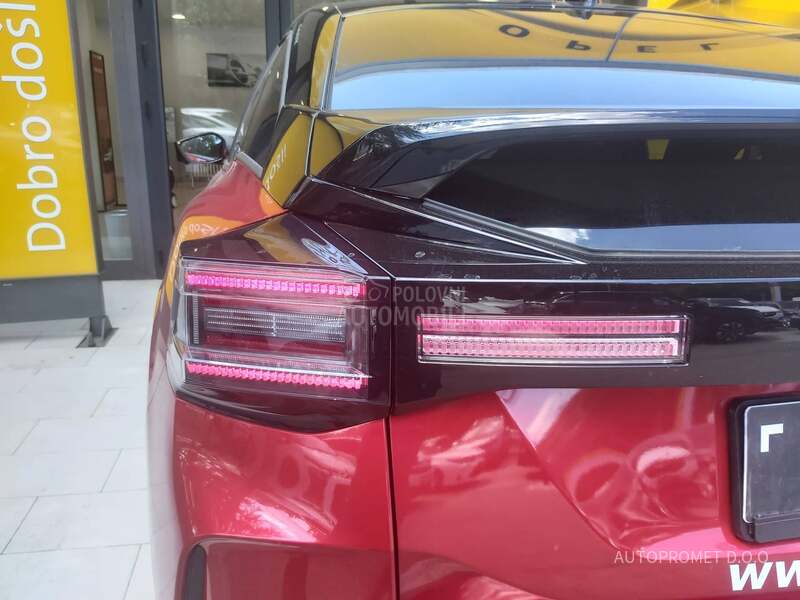 Citroen C4 MAX 1.2T A8