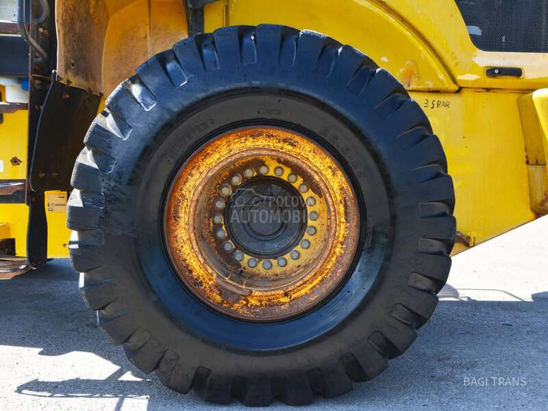 New Holland W270B