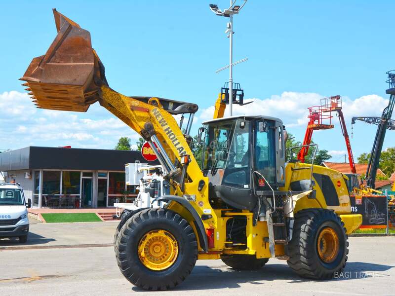 New Holland W270B