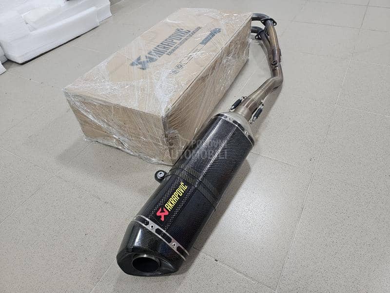 YAMAHA T MAX AKRAPOVIC