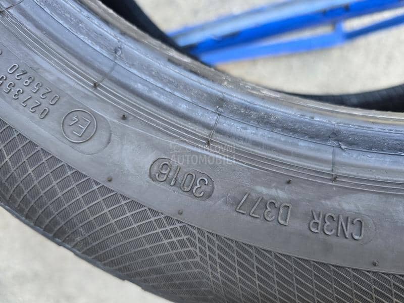 Continental 215/55 R17 Zimska