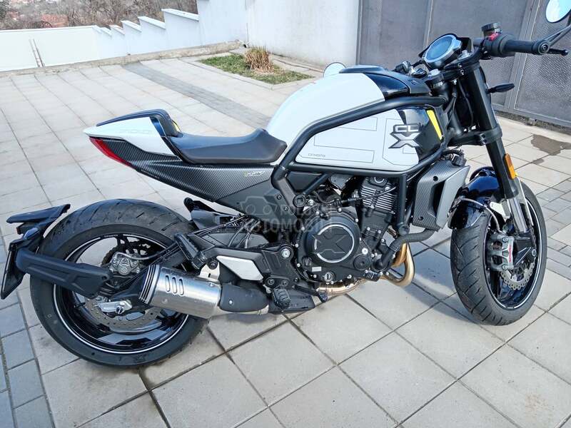 CFMOTO clx700
