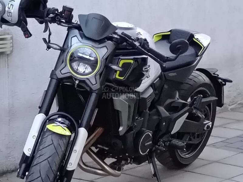 CFMOTO clx700