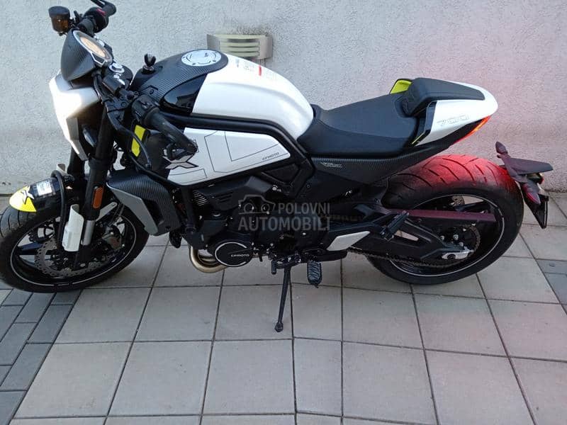 CFMOTO clx700
