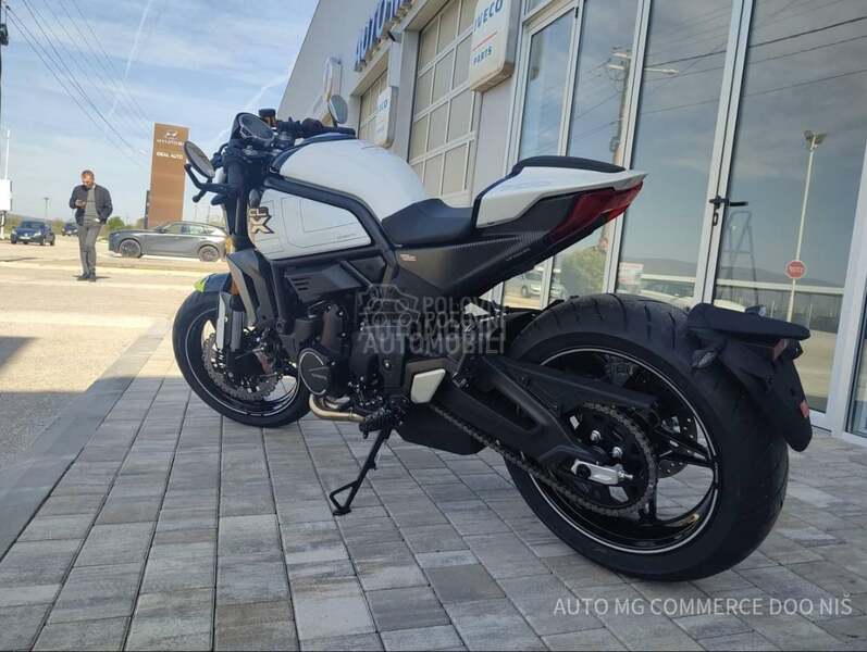 CFMOTO clx700
