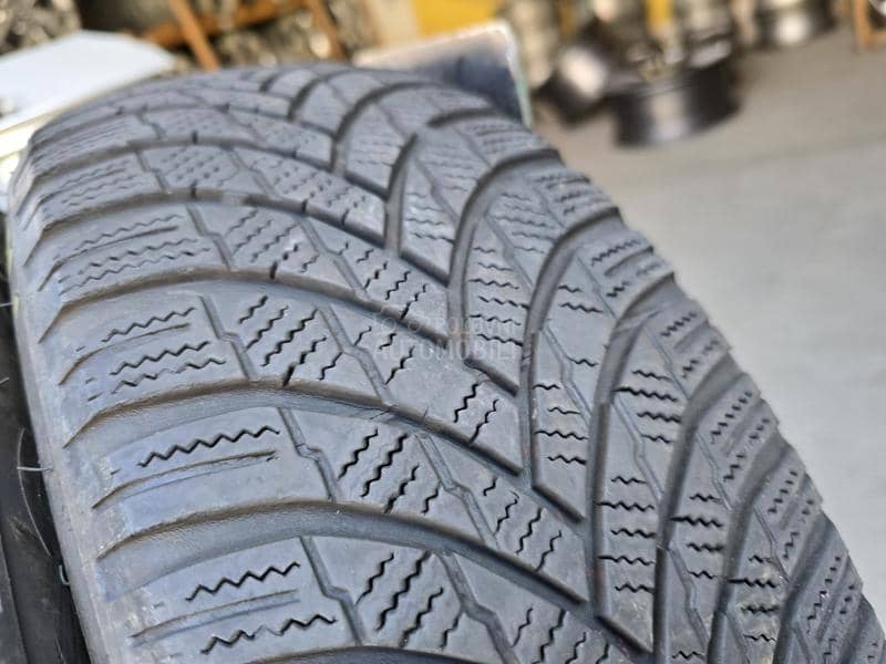 Firestone 185/60 R15 Zimska