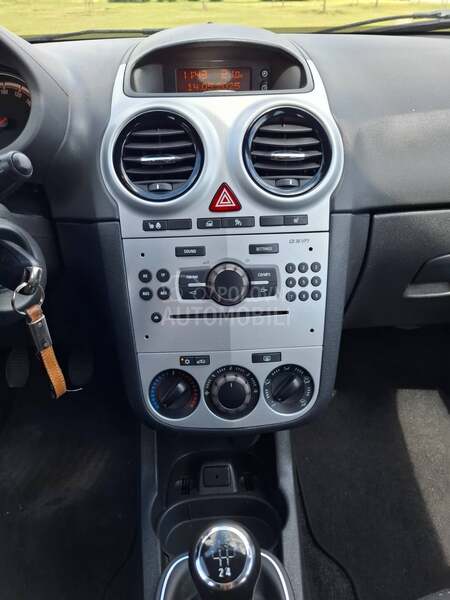 Opel Corsa D 1,4b