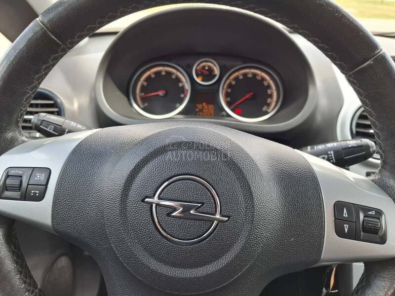 Opel Corsa D 1,4b