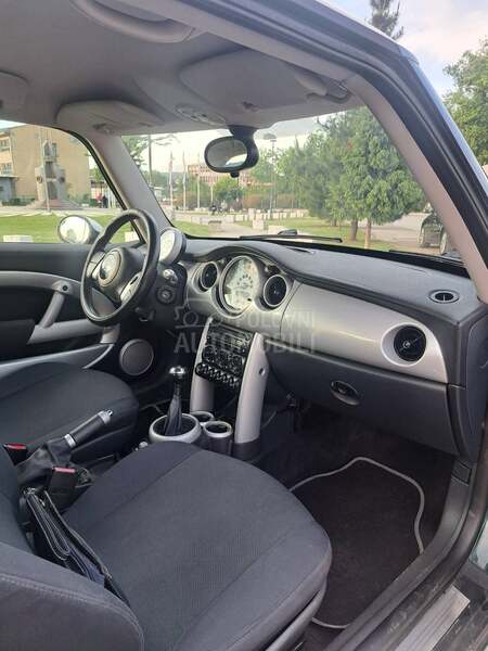 MINI Cooper 1.6