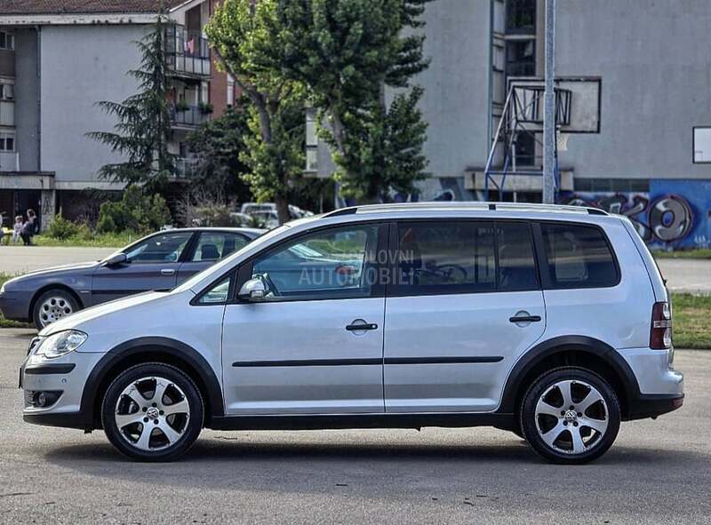 Volkswagen Touran Cross