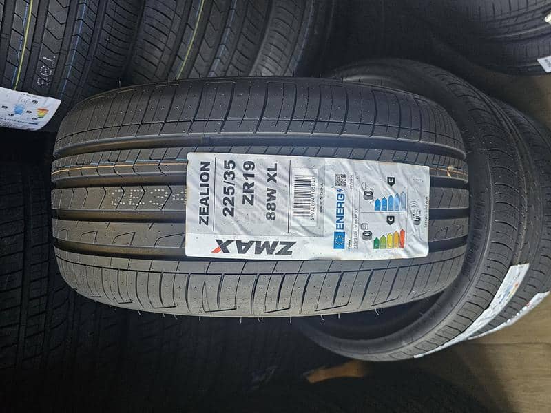 Zmax 225/35 R19 Letnja