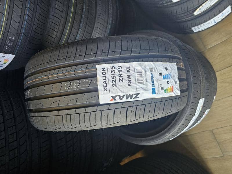Zmax 225/35 R19 Letnja