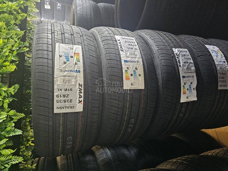 Zmax 235/35 R19 Letnja