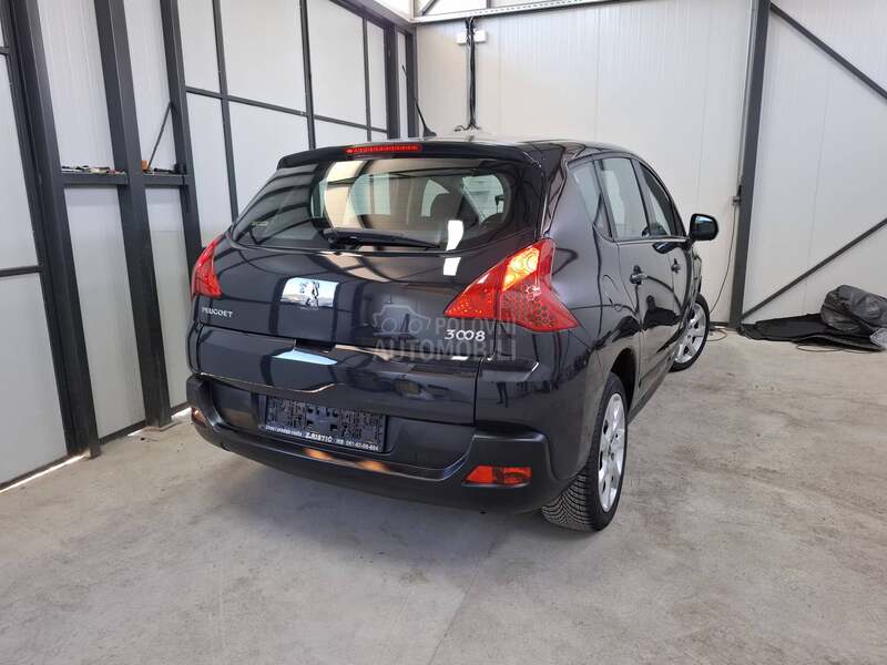 Peugeot 3008 1.6eHDI ACTIVE