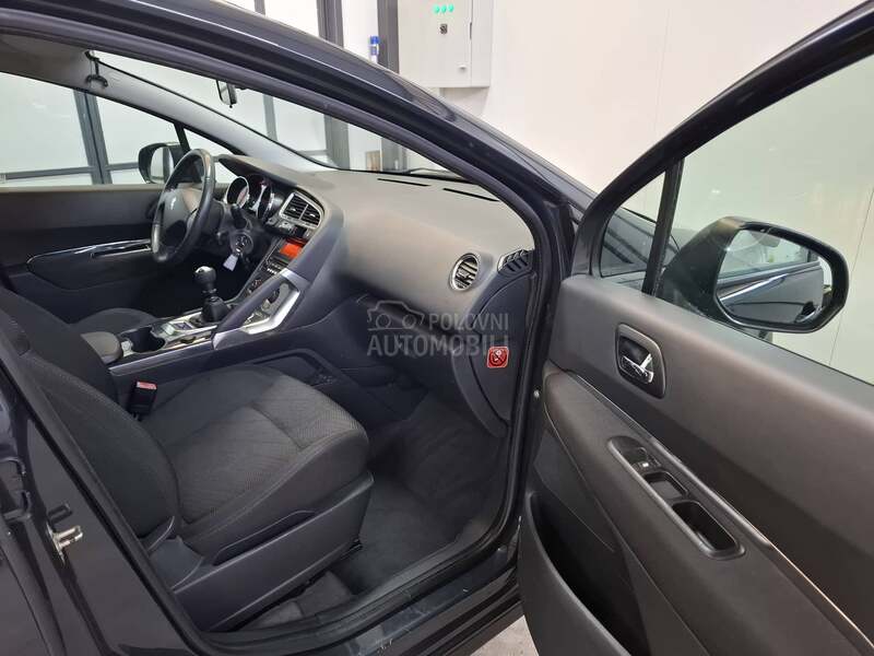 Peugeot 3008 1.6eHDI ACTIVE
