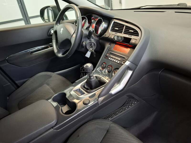 Peugeot 3008 1.6eHDI ACTIVE