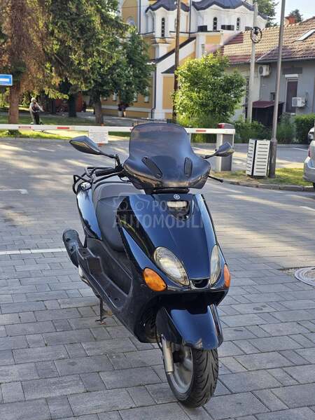 Yamaha Majesty