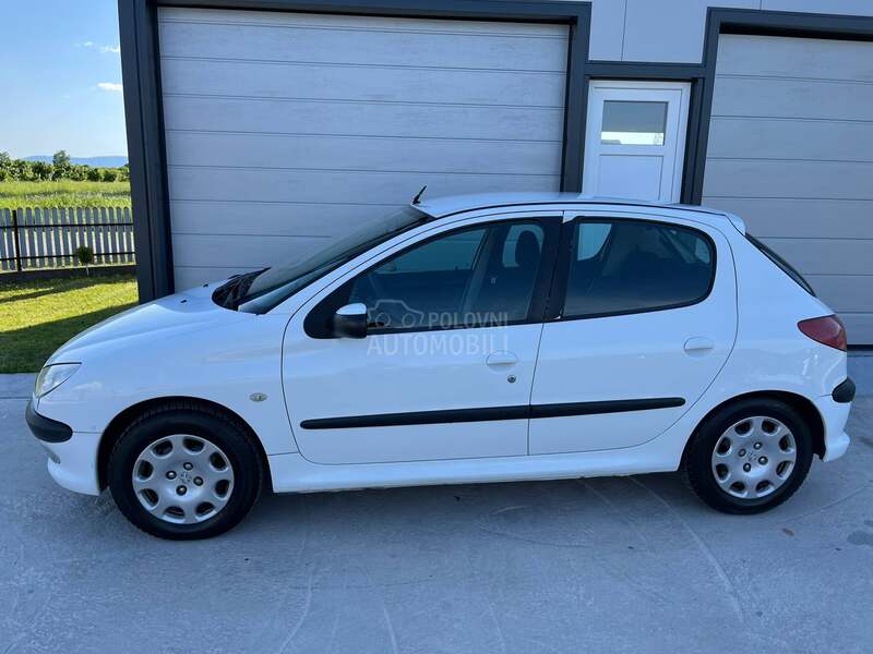 Peugeot 206 1.4 B
