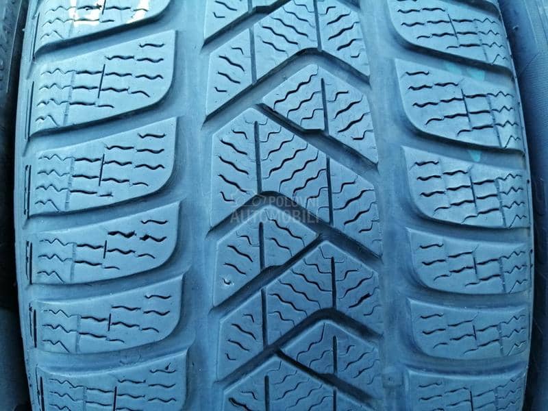 Pirelli 225/45 R18 Zimska