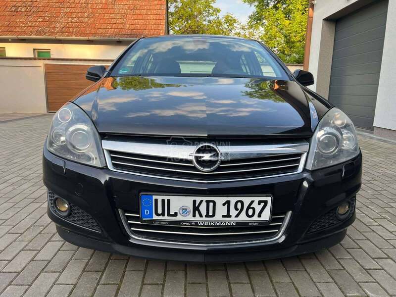 Opel Astra H DTR 2010. god. -  kompletan auto u delovima