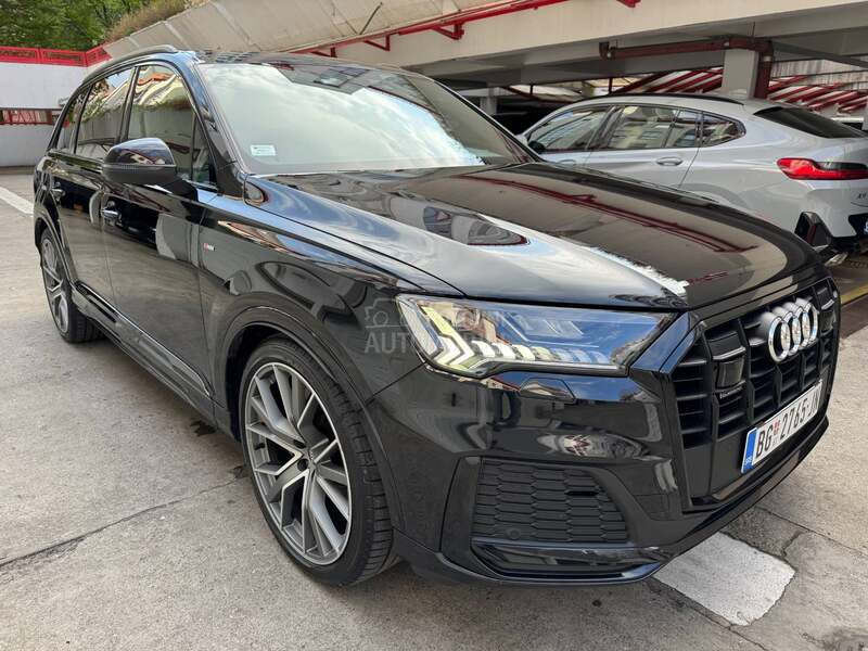 Audi Q7 50TDI S-Line/7SED