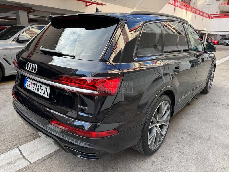 Audi Q7 50TDI S-Line/7SED