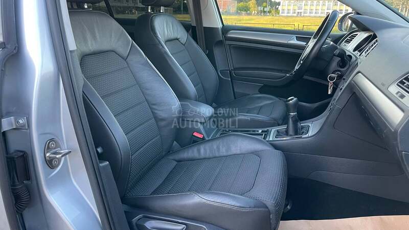 Volkswagen Golf 7 1.6TDI/KOŽA/R-LINE