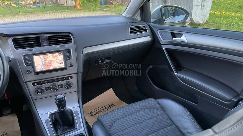 Volkswagen Golf 7 1.6TDI/KOŽA/R-LINE