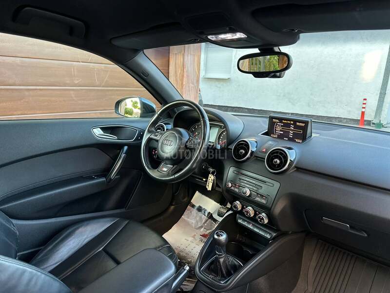 Audi A1 1.2 TFSI 3X S LINE