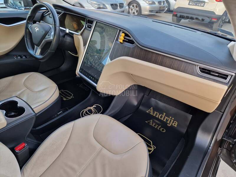 Tesla Model S 85 PERFORMANCE