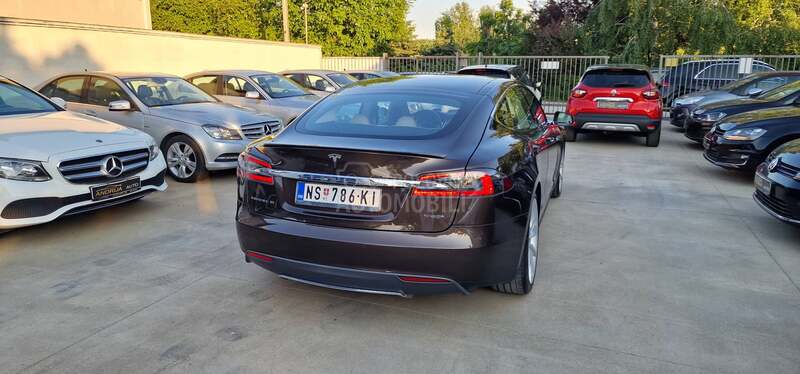 Tesla Model S 85 PERFORMANCE