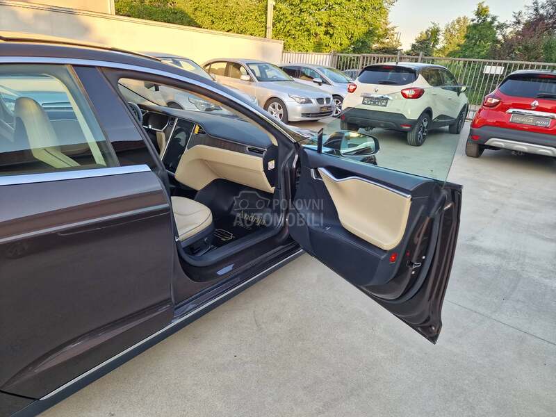 Tesla Model S 85 PERFORMANCE