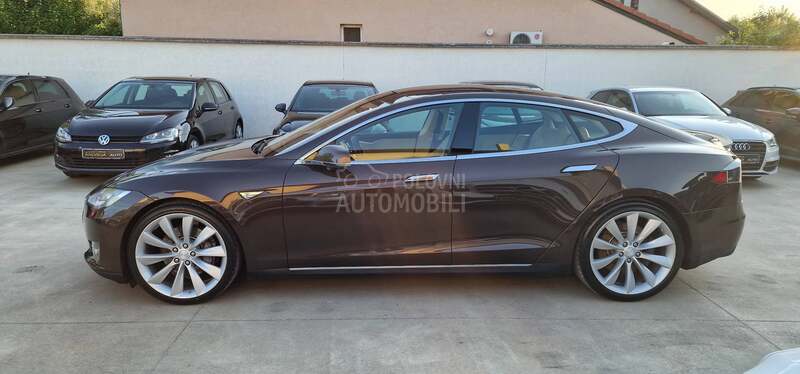 Tesla Model S 85 PERFORMANCE