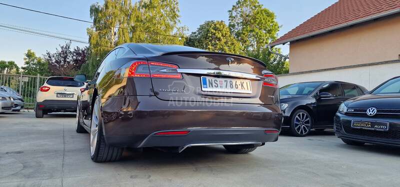 Tesla Model S 85 PERFORMANCE