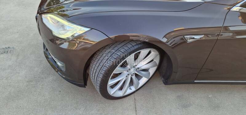 Tesla Model S 85 PERFORMANCE